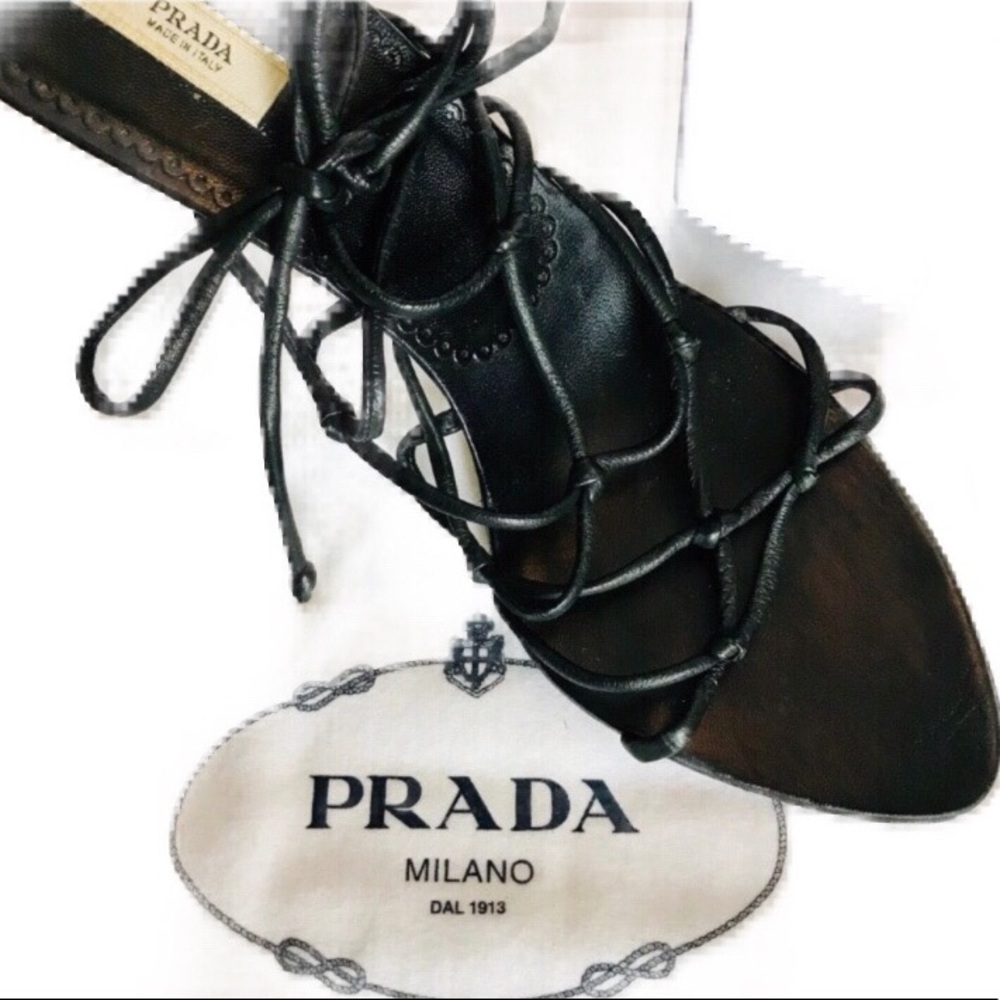 🎀 RARE Prada Leather Lace Up Heels